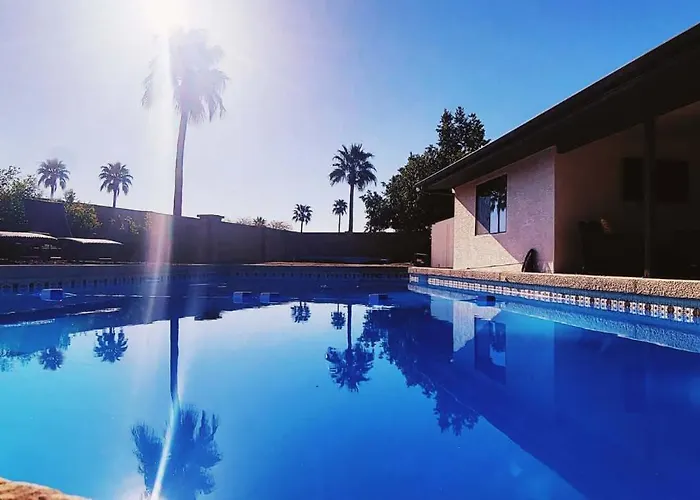 Ferienhaus Glendale Escape Private Pool & Charming Patio *