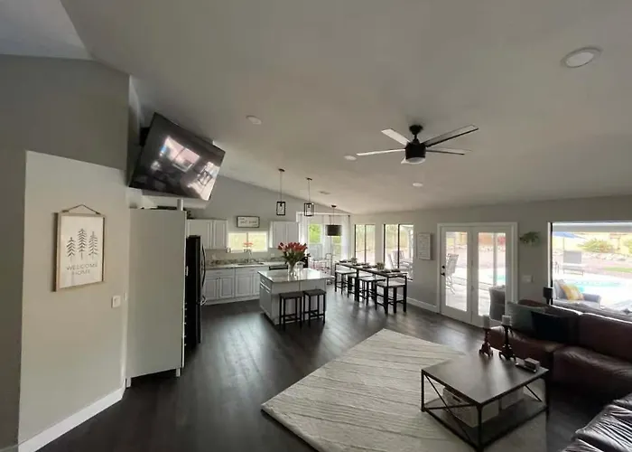 Glendale Escape Private Pool & Charming Patio Ferienhaus *